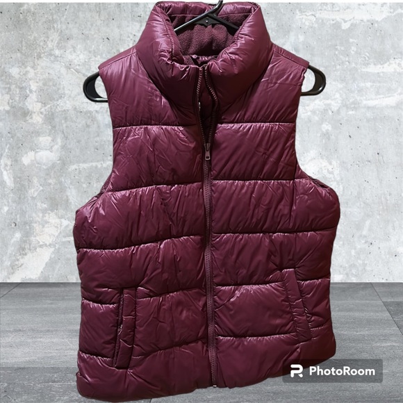 Old Navy Jackets & Blazers - Old Navy Puffer Vest